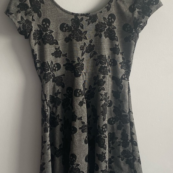 Midnight Hour Grey/Black Skull Dress - Picture 3 of 5